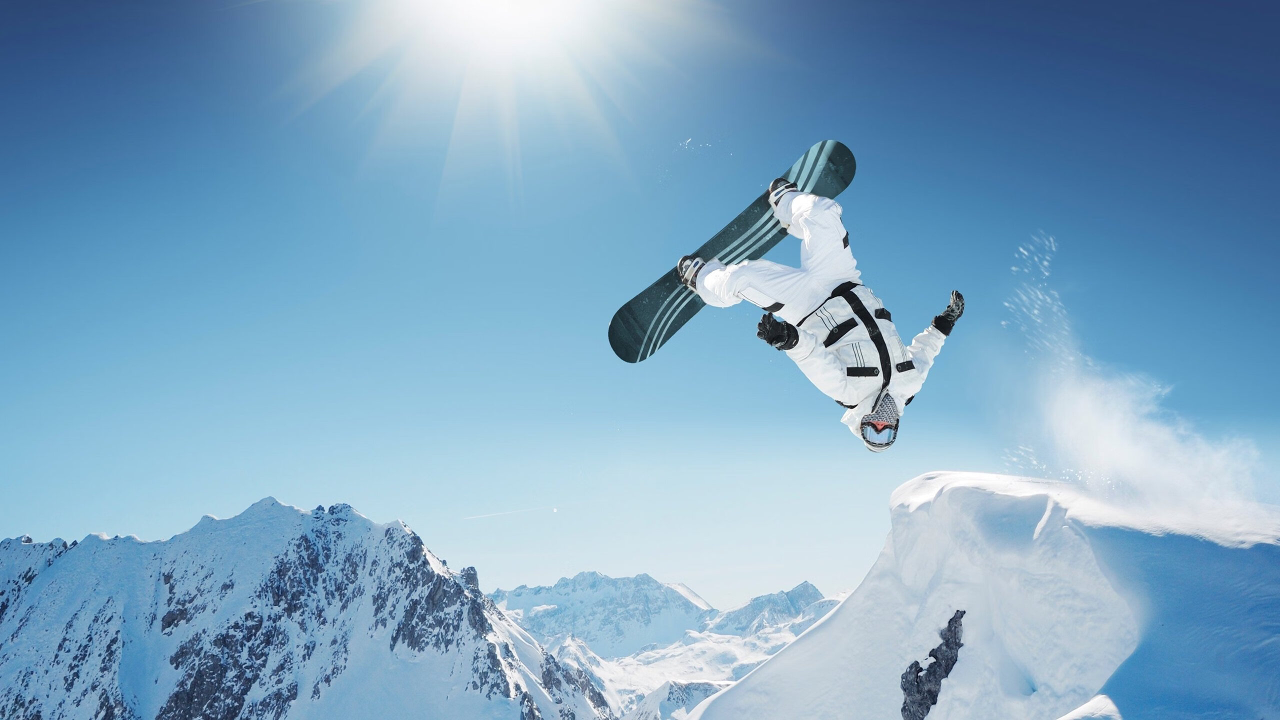 开云注册网址-_全球极光滑雪:在光辉中驰骋_,全球极光胜地